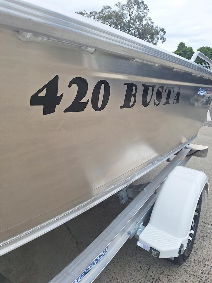 2025 QUINTREX 420 Busta