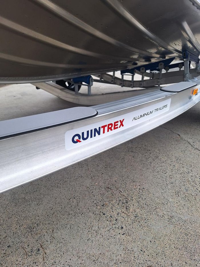 2025 QUINTREX 420 Busta