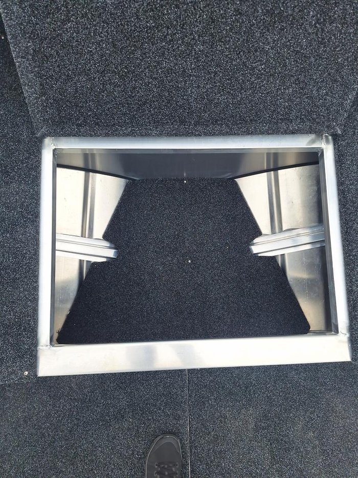 2025 QUINTREX 420 Busta