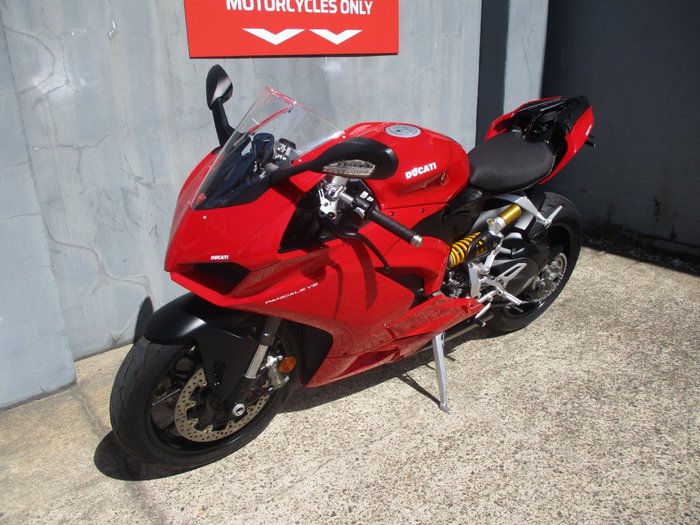 2022 DUCATI PANIGALE V2