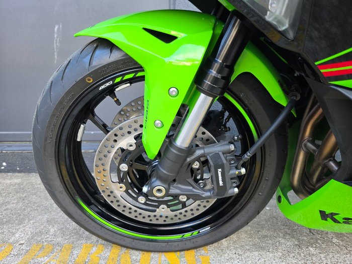 2024 Kawasaki NINJA 400 ZX-4RR KRT GREEN