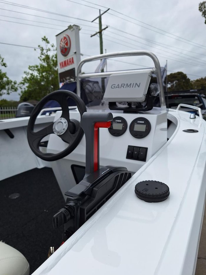 2025 QUINTREX 490 Renegade SC