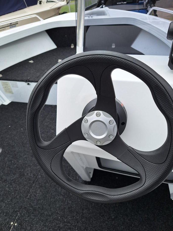 2025 QUINTREX 490 Renegade SC