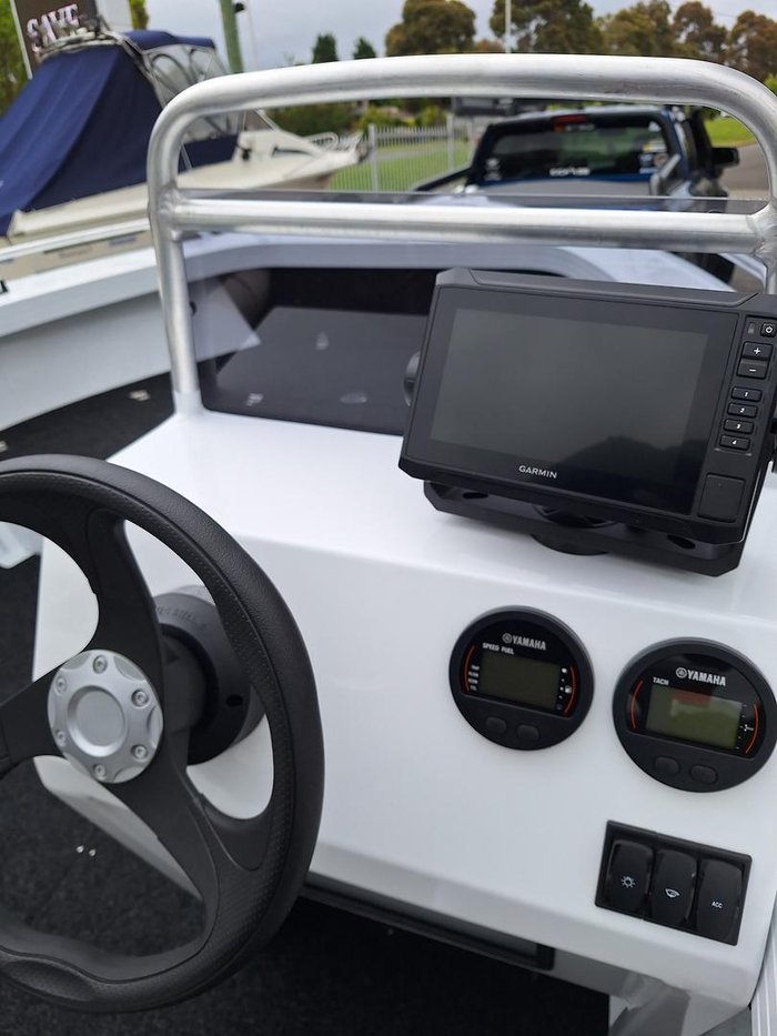 2026 QUINTREX 490 Renegade SC