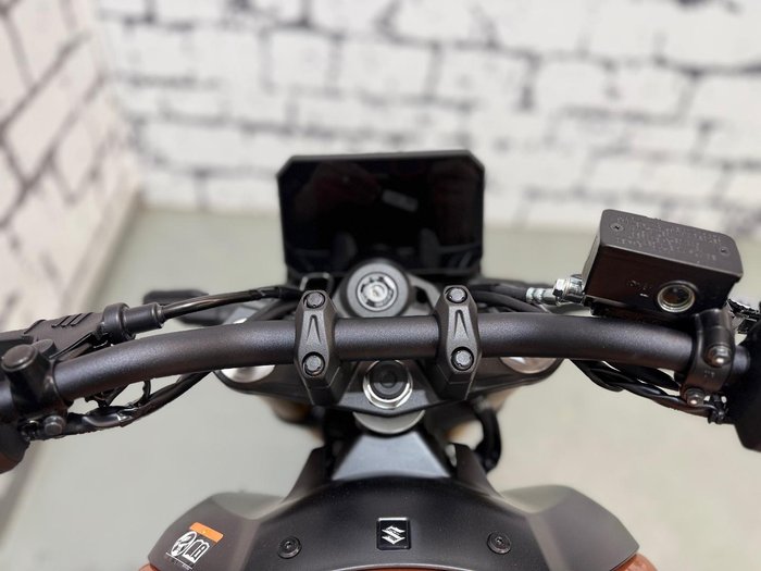 2025 Suzuki GSX-8T GSX-S Gold