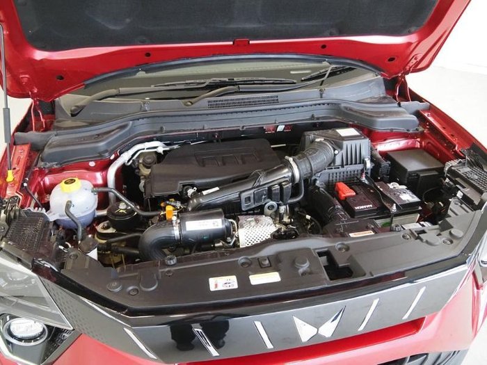 2025 Mahindra XUV3XO AX7L