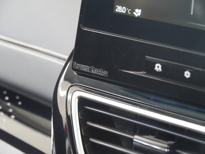 2025 Mahindra XUV3XO AX7L