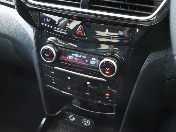 2025 Mahindra XUV3XO AX7L