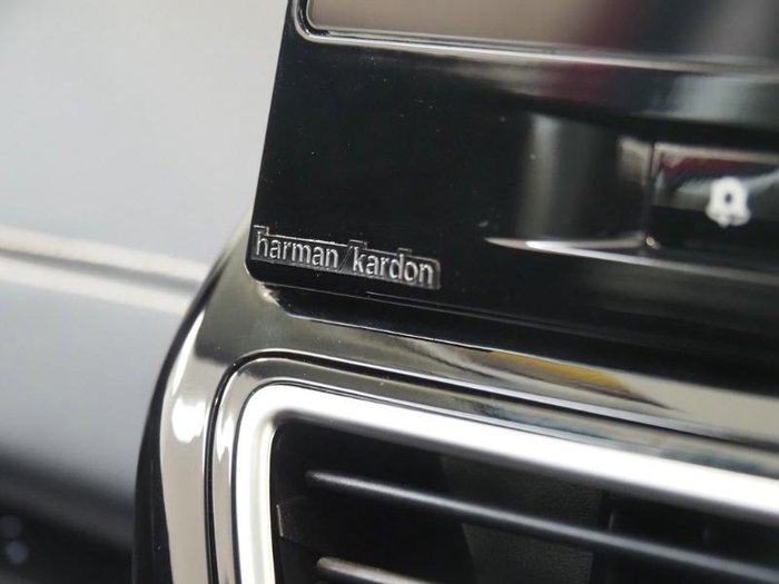 2025 Mahindra XUV3XO AX7L