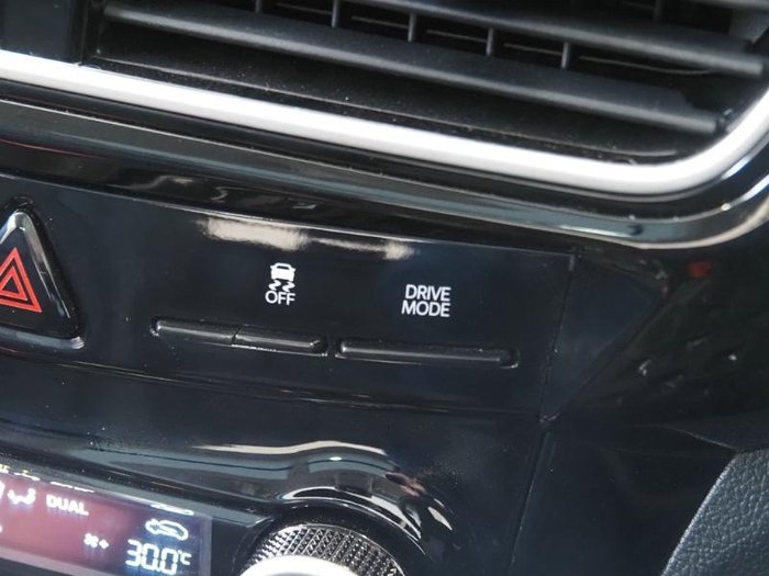 2025 Mahindra XUV3XO AX7L