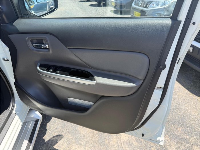 2017 MITSUBISHI TRITON EXCEED (4x4)