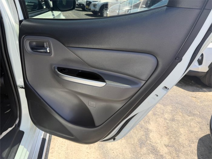 2017 MITSUBISHI TRITON EXCEED (4x4)