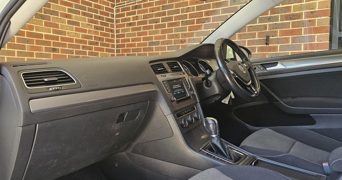 2016 Volkswagen Golf 92TSI Trendline 7 MY17 Pure White