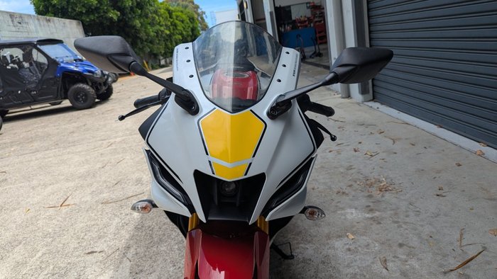 2023 Yamaha YZF-R15M White