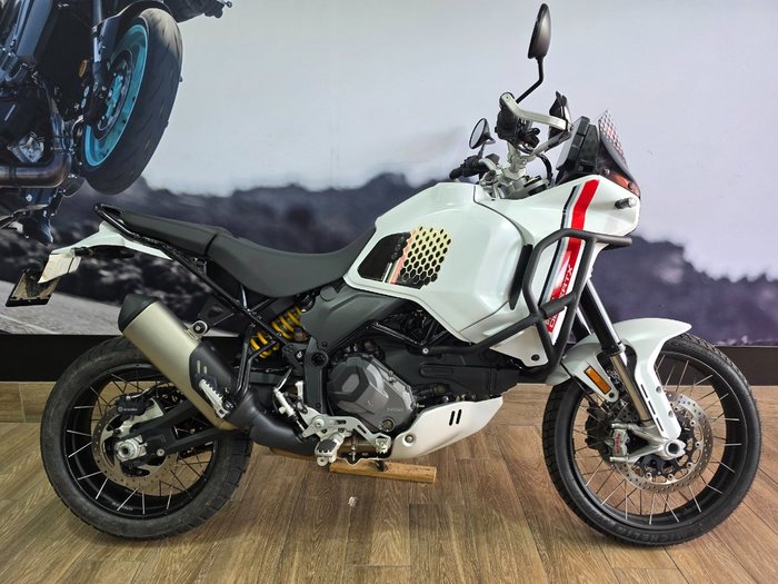 DUCATI DESERTX