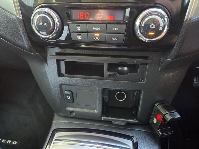 2019 Mitsubishi Pajero