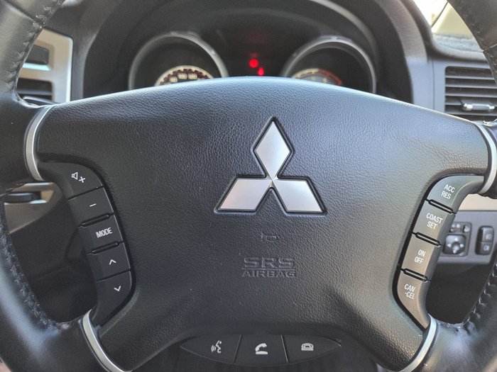 2019 Mitsubishi Pajero