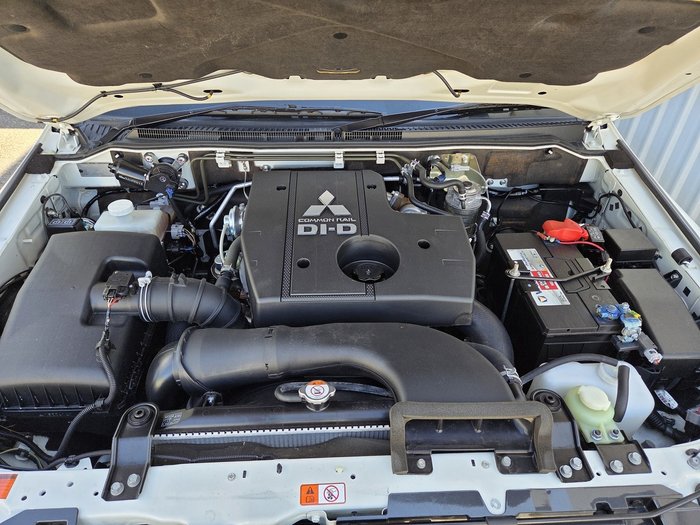 2019 Mitsubishi Pajero