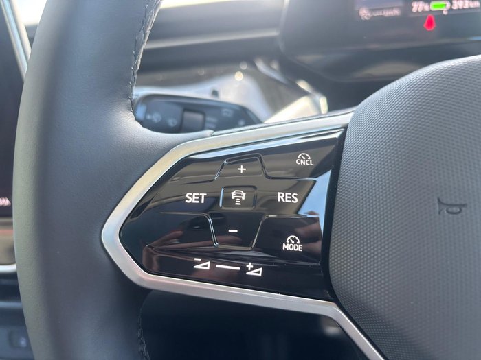 2025 Volkswagen ID. Buzz Pro BEV560