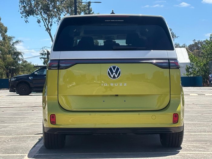 2025 Volkswagen ID. Buzz Pro BEV560