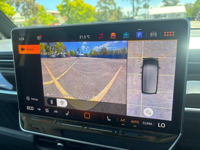 2025 Volkswagen ID. Buzz Pro BEV560