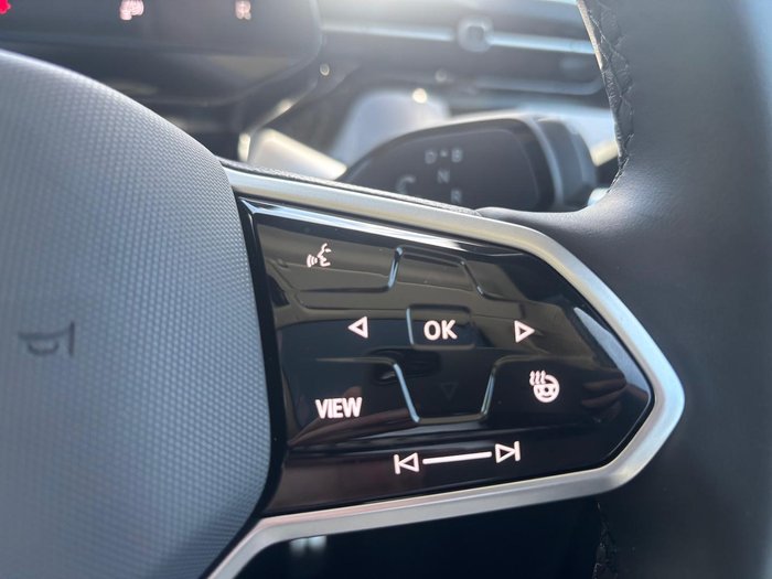 2025 Volkswagen ID. Buzz Pro BEV560