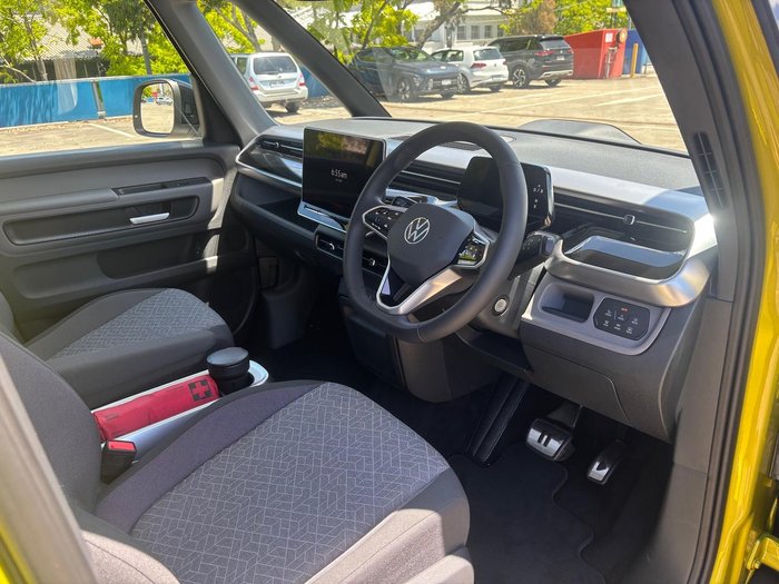 2025 Volkswagen ID. Buzz Pro BEV560