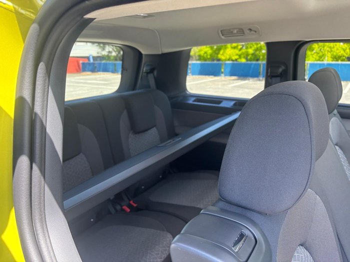 2025 Volkswagen ID. Buzz Pro BEV560