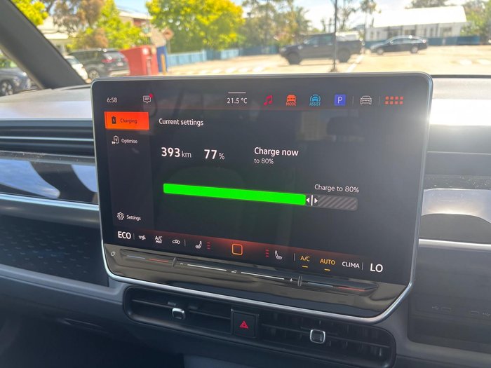 2025 Volkswagen ID. Buzz Pro BEV560