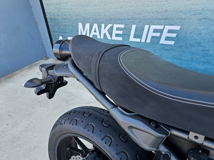 2016 Yamaha XSR700 Green