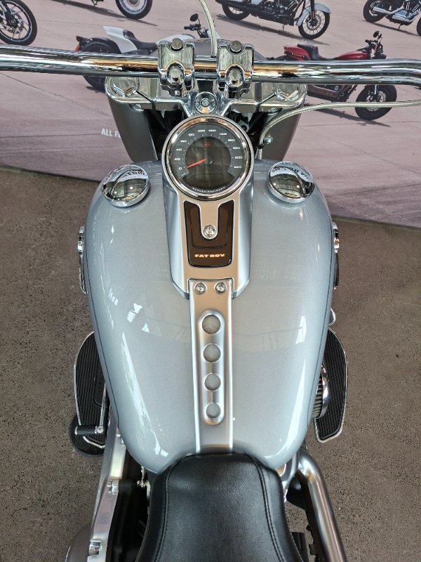 2020 Harley-davidson FLFBS FAT BOY (114) Barracuda Silver Denim/Black D