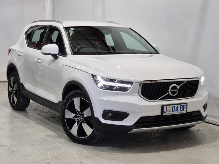2020 Volvo XC40 T4 Momentum MY20 Ice White