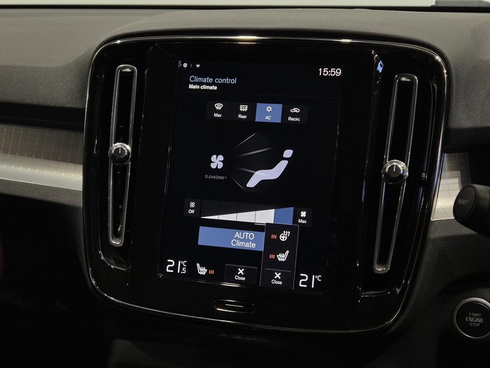 2020 Volvo XC40 T4 Momentum MY20 Ice White