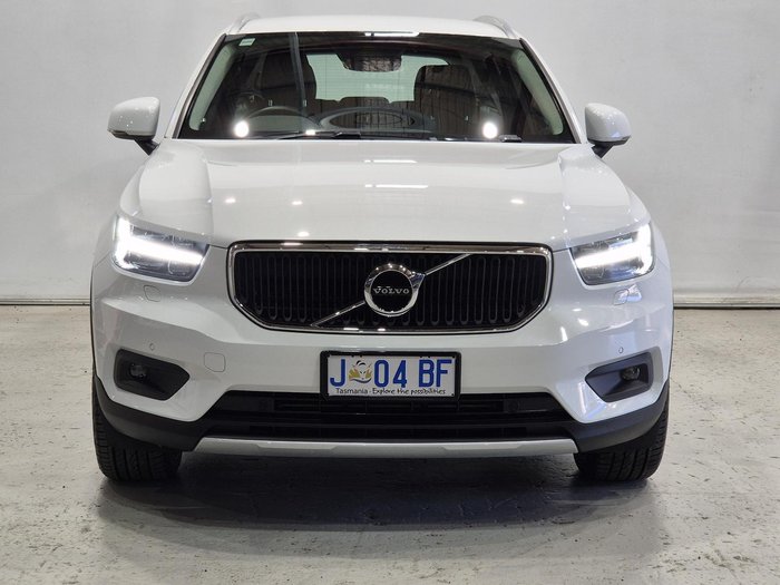 2020 Volvo XC40 T4 Momentum MY20 Ice White