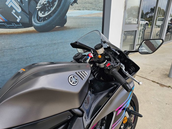 2024 Yamaha YZF-R7LA GREY