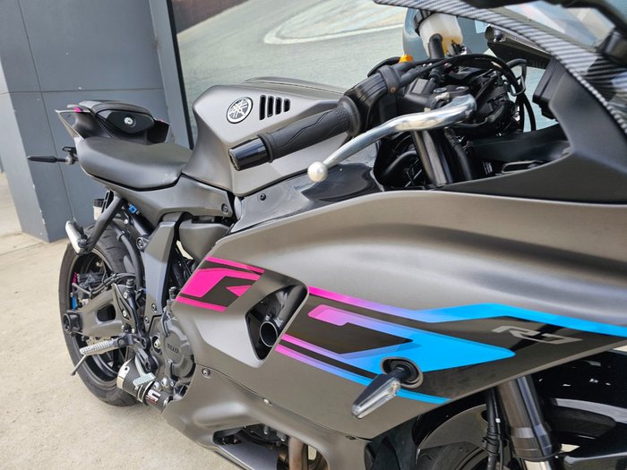 2024 Yamaha YZF-R7LA GREY