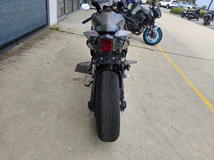 2024 Yamaha YZF-R7LA