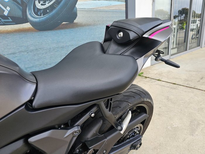 2024 Yamaha YZF-R7LA GREY