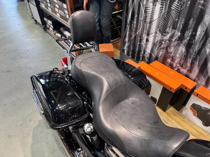 2012 Harley-davidson FLD SWITCHBACK Black