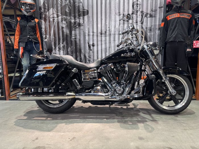 2012 Harley-davidson FLD SWITCHBACK Black