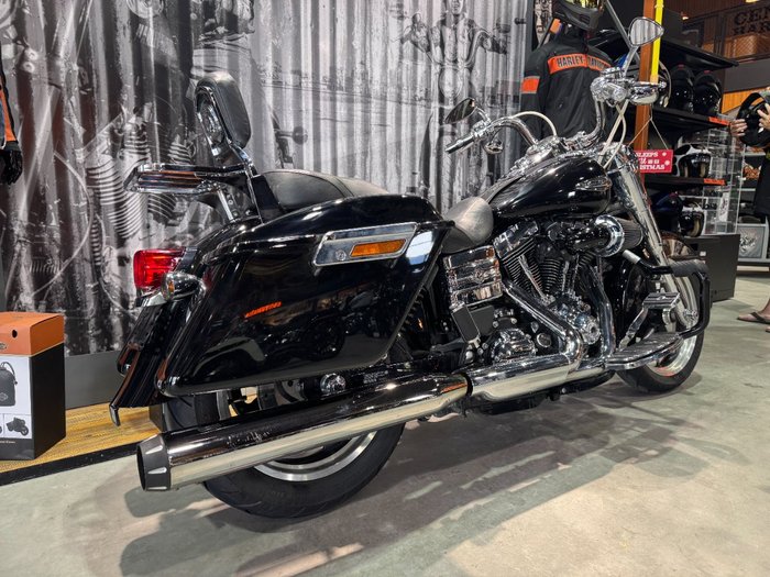 2012 Harley-davidson FLD SWITCHBACK Black