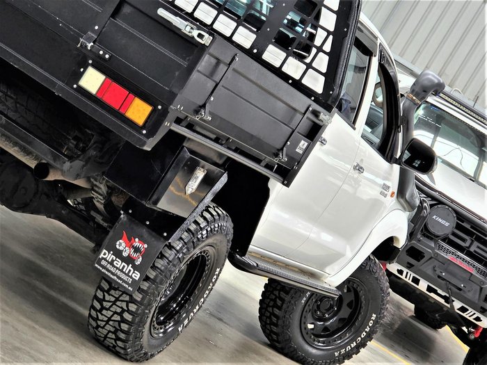 2012 Toyota Hilux SR KUN26R MY12 4X4 Glacier White