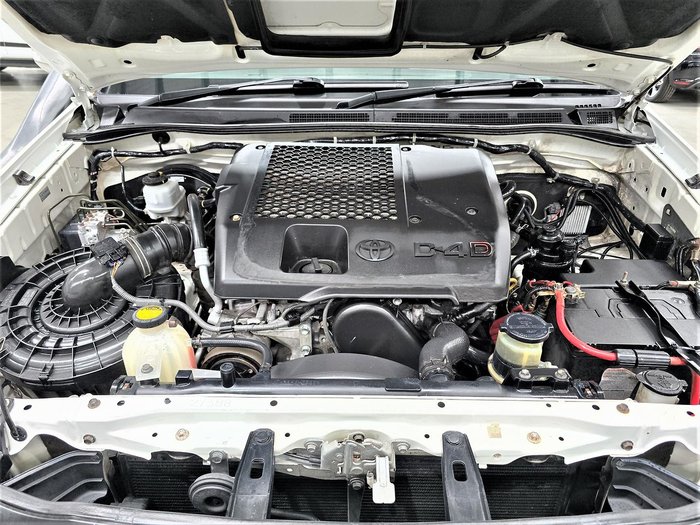 2012 Toyota Hilux SR KUN26R MY12 4X4 Glacier White