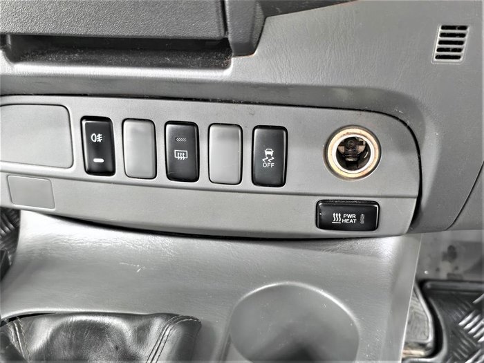 2012 Toyota Hilux SR KUN26R MY12 4X4 Glacier White