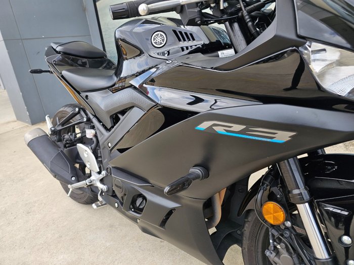 2022 Yamaha YZF-R3 Black