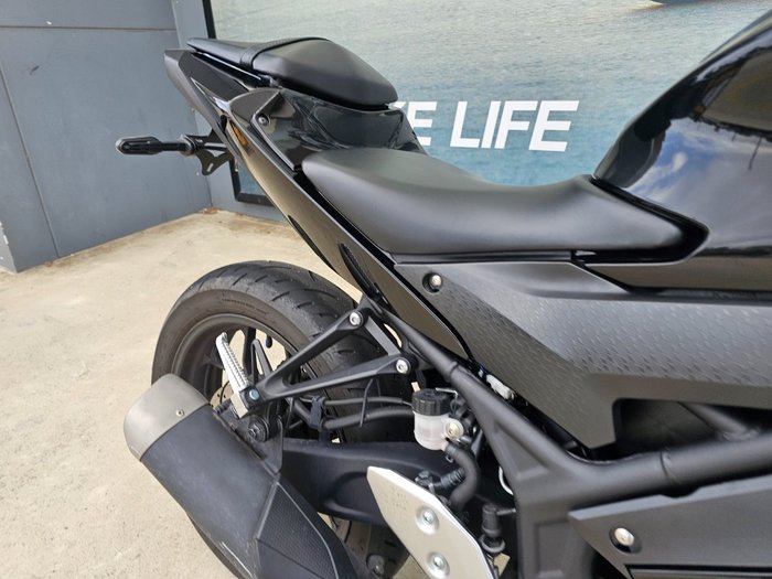 2022 Yamaha YZF-R3 Black