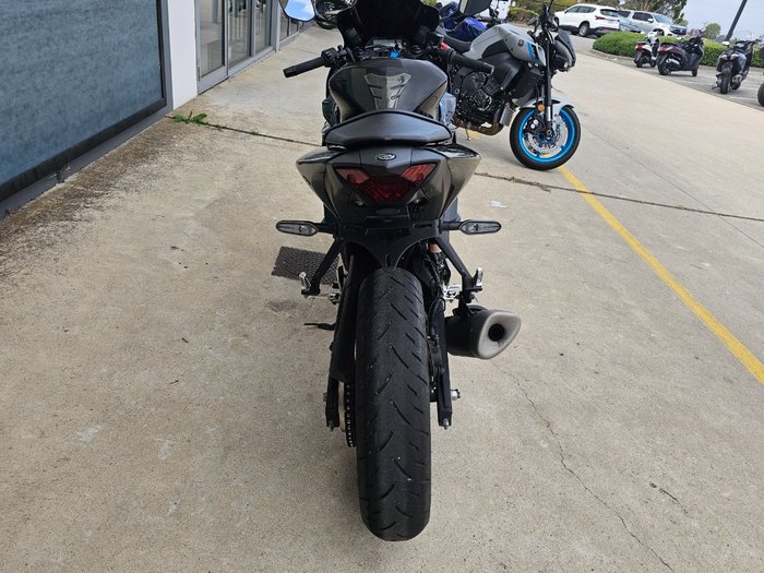 2022 Yamaha YZF-R3 Black