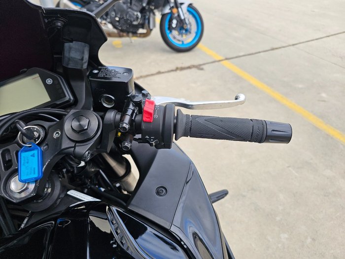 2022 Yamaha YZF-R3 Black