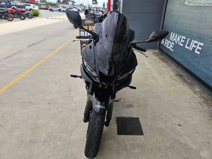 2022 Yamaha YZF-R3 Black