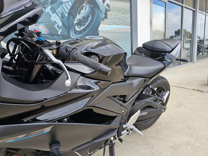 2022 Yamaha YZF-R3 Black